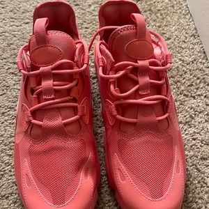 Orange/pink Nike Air Max woman’s sneakers